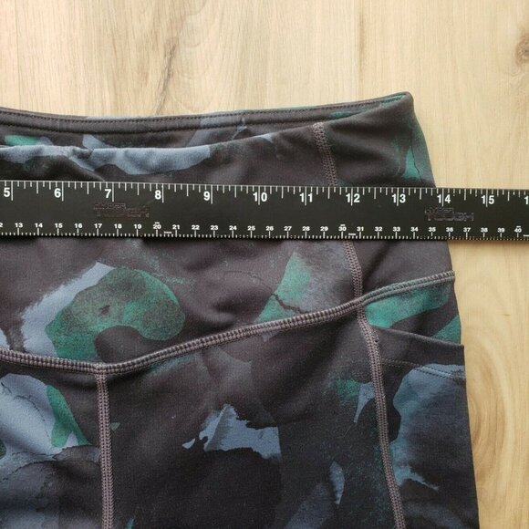 Zella High Rise Crop Leggings Green Camo Womens Medium - Picture 11 of 11